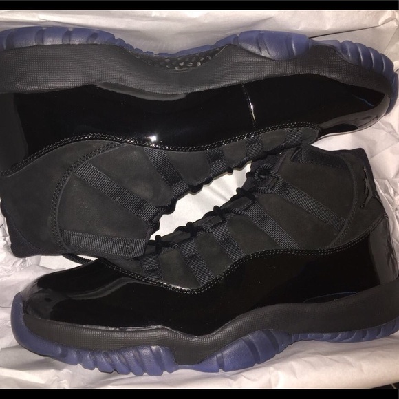 jordan 11 cap and gown box